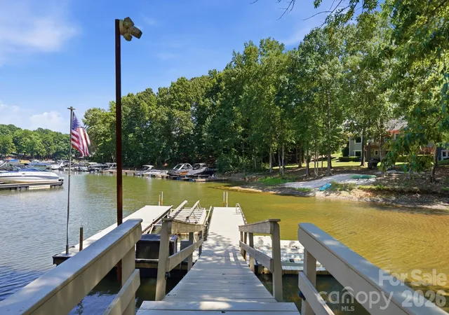 Photo 4 of Sale Pending at 166 Atlantic Way, Mooresville, NC 28117 | MLS# 4401198 | Listing updated on 2026-10-02