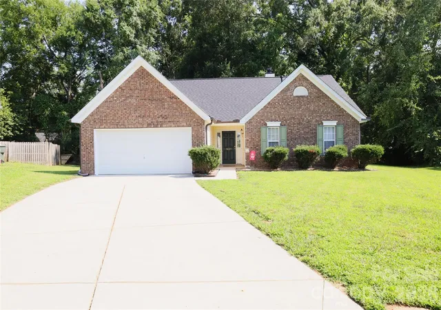 Photo 3 of Single family home for sale at 5827 Sw Mahogany Pl, Concord, NC 28025 | MLS# 4401201 | Listing updated on 2026-09-19