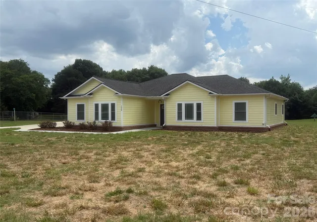 Photo 3 of Single family home for sale at 1038 Steel Brg Rd, Mooresboro, NC 28114 | MLS# 4401203 | Listing updated on 2026-08-07