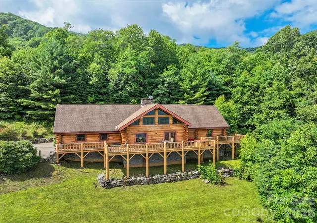 Homes for sale in Waynesville, NC | 220 Mica Mine Rd, Waynesville, NC 28786 | MLS# 4401207