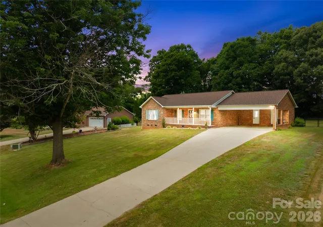 Homes for sale in Statesville, NC | 156 Doe Trail Ln, Statesville, NC 28625 | MLS# 4401230