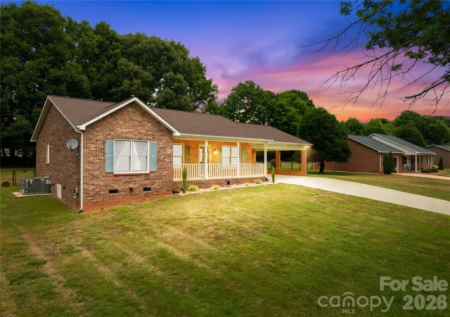 Homes for sale in Statesville, NC | 156 Doe Trail Ln, Statesville, NC 28625 | MLS# 4401230
