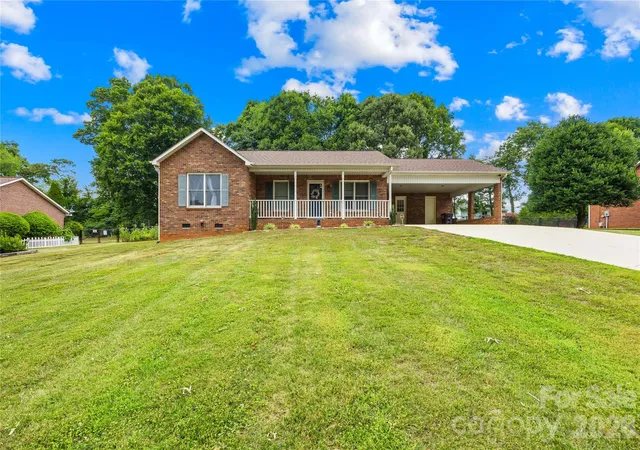 Homes for sale in Statesville, NC | 156 Doe Trail Ln, Statesville, NC 28625 | MLS# 4401230