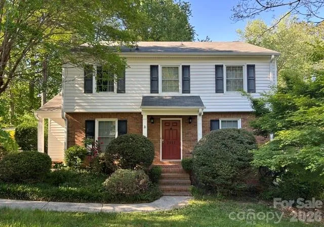 Photo 1 of Single family home for sale at 2811 Creekbed Ln, Charlotte, NC 28210 | MLS# 4401236 | Listing updated on 2026-10-20