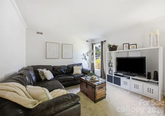 Photo 3 of Single family home for sale at 2811 Creekbed Ln, Charlotte, NC 28210 | MLS# 4401236 | Listing updated on 2026-10-20