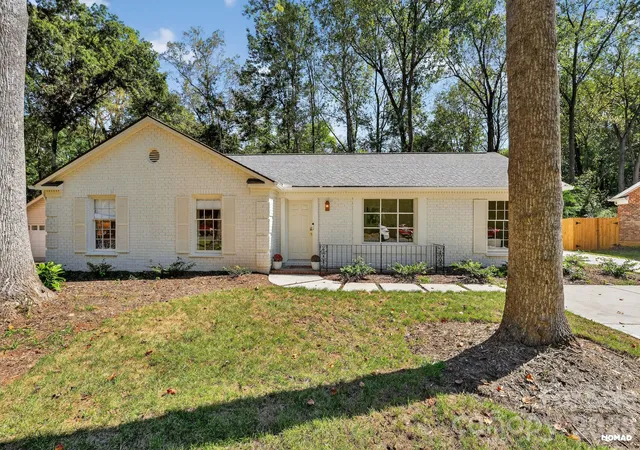 Photo 1 of Single family home for sale at 7107 Valley Hvn Dr, Charlotte, NC 28211 | MLS# 4401246 | Listing updated on 2026-08-13