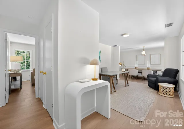 Photo 2 of Single family home for sale at 7107 Valley Hvn Dr, Charlotte, NC 28211 | MLS# 4401246 | Listing updated on 2026-08-13