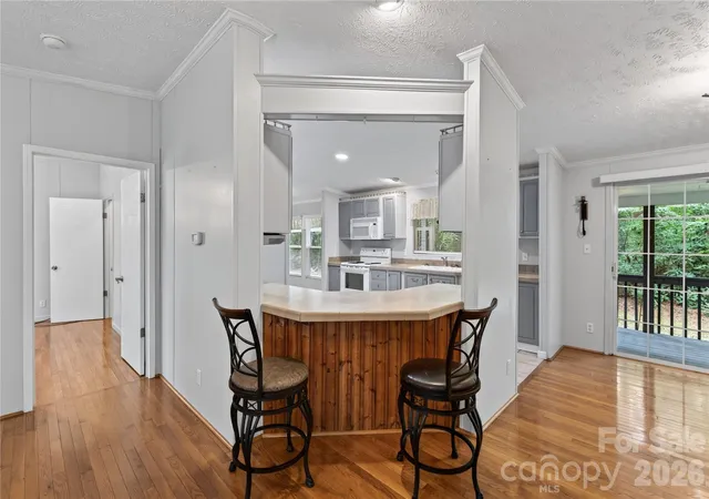 Photo 3 of Single family home for sale at 146 Banks View Ln, Hendersonville, NC 28792 | MLS# 4401273 | Listing updated on 2026-08-01