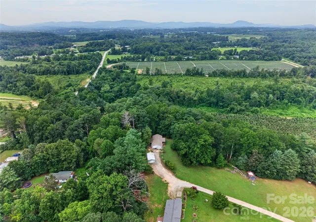 47th image of 146 Banks View Ln, Hendersonville, NC 28792 | MLS# 4401273
