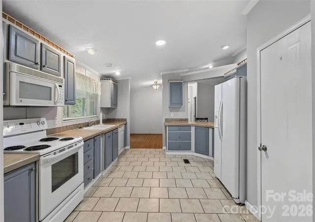 Photo 4 of Single family home for sale at 146 Banks View Ln, Hendersonville, NC 28792 | MLS# 4401273 | Listing updated on 2026-08-01