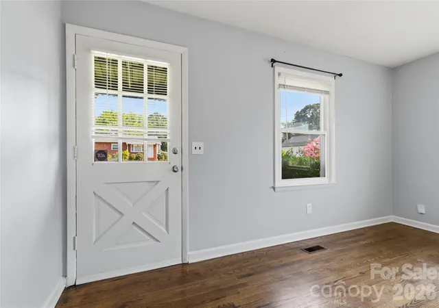 Photo 2 of Single family home for sale at 1317 Reid St, Statesville, NC 28677 | MLS# 4401288 | Listing updated on 2026-08-27