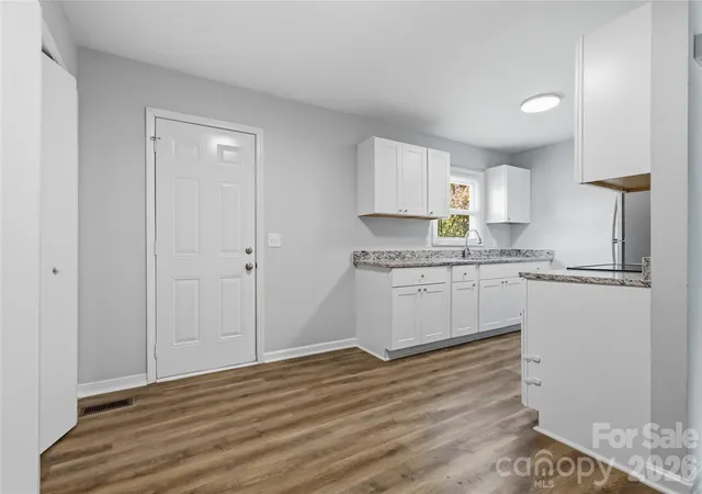 Photo 3 of Single family home for sale at 1317 Reid St, Statesville, NC 28677 | MLS# 4401288 | Listing updated on 2026-08-27