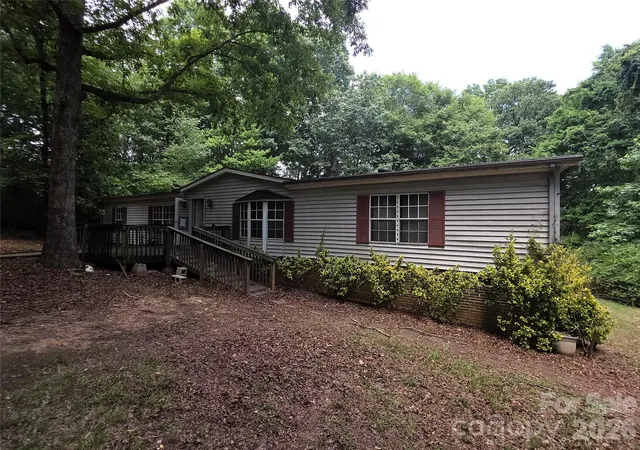 Homes for sale in Clover, SC | 1340 Bowling Green Dr, Clover, SC 29710 | MLS# 4401293
