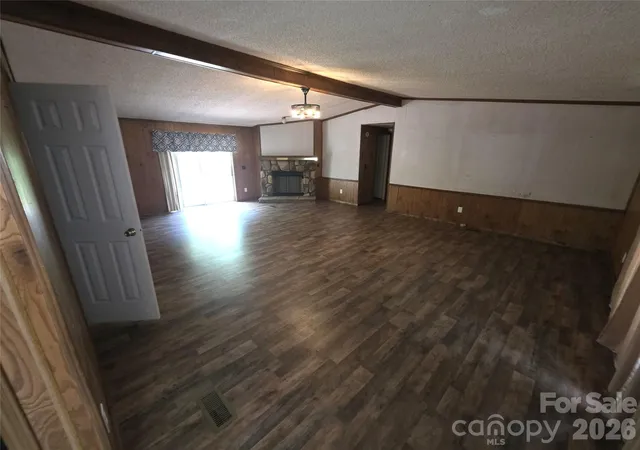 Photo 3 of Single family home for sale at 1340 Bowling Green Dr, Clover, SC 29710 | MLS# 4401293 | Listing updated on 2026-08-19