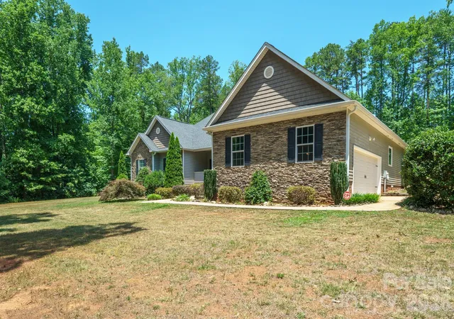 Homes for sale in Maiden, NC | 4628 Cayton Dr, Maiden, NC 28650 | MLS# 4401296