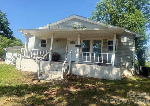 2nd image of 618 S Center St, Hickory, NC 28602 | MLS# 4401298