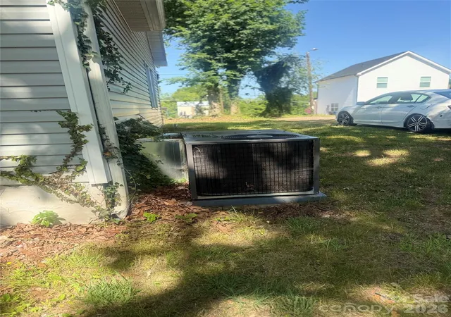 3rd image of 618 S Center St, Hickory, NC 28602 | MLS# 4401298