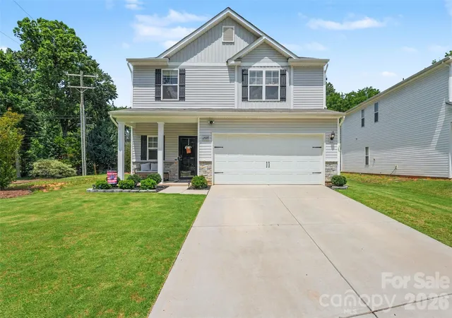 Photo 1 of Single family home for sale at 2007 Karen Woods Ln, Charlotte, NC 28216 | MLS# 4401308 | Listing updated on 2026-09-06