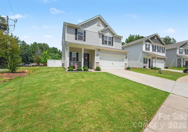 Photo 2 of Single family home for sale at 2007 Karen Woods Ln, Charlotte, NC 28216 | MLS# 4401308 | Listing updated on 2026-09-06