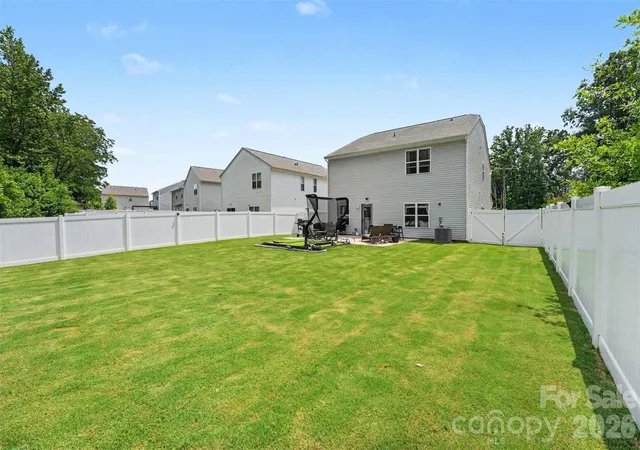 Photo 25 of Single family home for sale at 2007 Karen Woods Ln, Charlotte, NC 28216 | MLS# 4401308 | Listing updated on 2026-09-06
