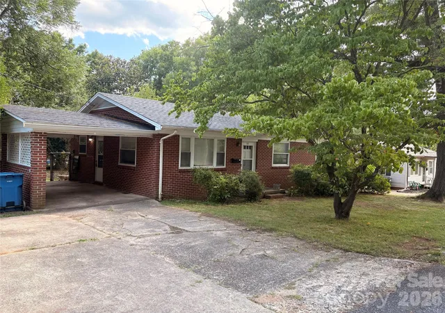 2nd image of 725 5th Ave Sw, Hickory, NC 28602 | MLS# 4401316