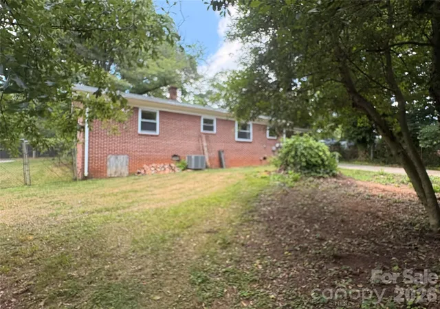 3rd image of 725 5Th Ave Sw, Hickory, NC 28602 | MLS# 4401316