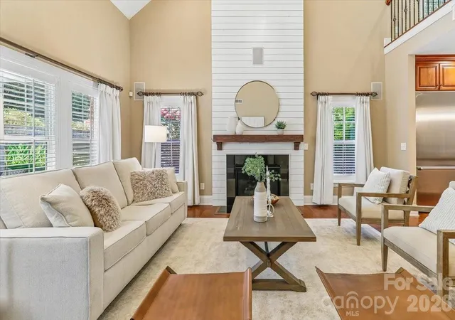 Photo 1 of Sale Pending at 5125 Pansley Dr, Charlotte, NC 28226 | MLS# 4401320 | Listing updated on 2026-09-17