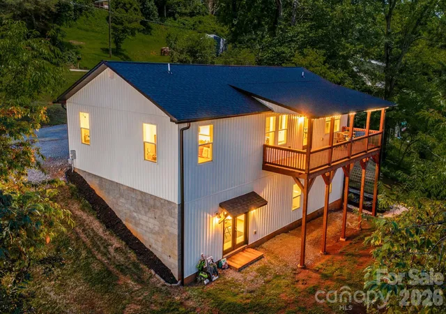 Photo 1 of Single family home for sale at 295 Penland St, Clyde, NC 28721 | MLS# 4401322 | Listing updated on 2026-09-14