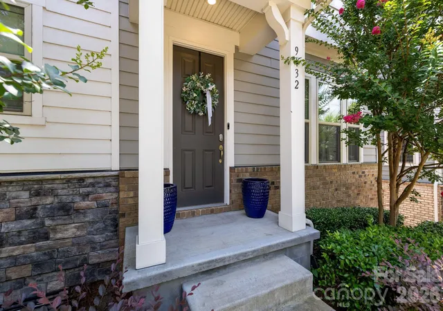 Photo 2 of Townhouse for sale at 9432 Ainslie Downs St, Charlotte, NC 28273 | MLS# 4401324 | Listing updated on 2026-08-27