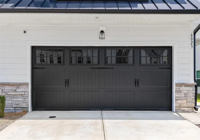 Photo 3 of Townhouse for sale at 6023 Corbin Woods Ct, Charlotte, NC 28226 | MLS# 4401327 | Listing updated on 2026-09-23