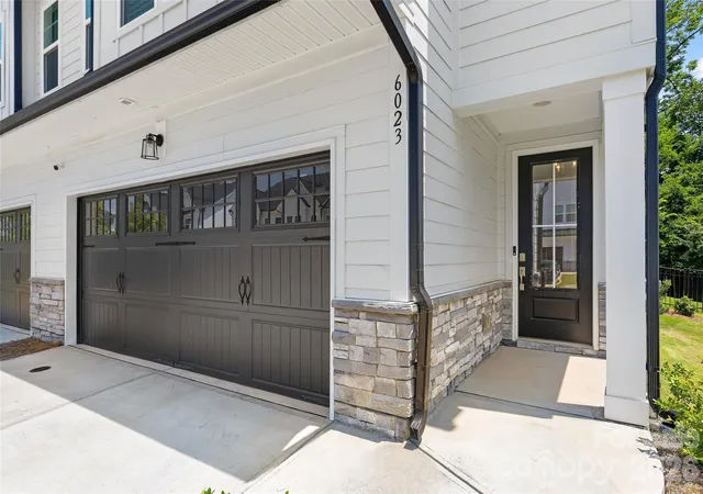 Photo 3 of Townhouse for sale at 6023 Corbin Woods Ct, Charlotte, NC 28226 | MLS# 4401327 | Listing updated on 2026-09-23