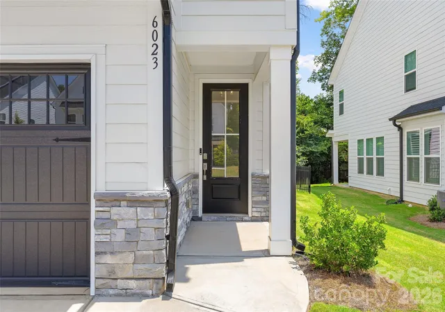Photo 4 of Townhouse for sale at 6023 Corbin Woods Ct, Charlotte, NC 28226 | MLS# 4401327 | Listing updated on 2026-09-23