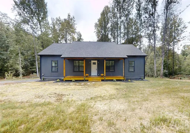 Single family home for sale at 101 Riverhills Ln, Morganton, NC 28655 | MLS# 4401329 | Listing updated on 2026-10-06