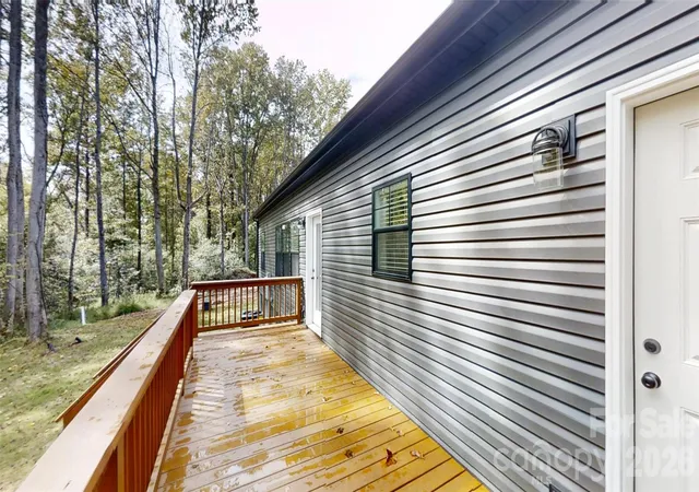 Photo 3 of Single family home for sale at 101 Riverhills Ln, Morganton, NC 28655 | MLS# 4401329 | Listing updated on 2026-10-06