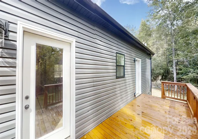 Photo 4 of Single family home for sale at 101 Riverhills Ln, Morganton, NC 28655 | MLS# 4401329 | Listing updated on 2026-10-06