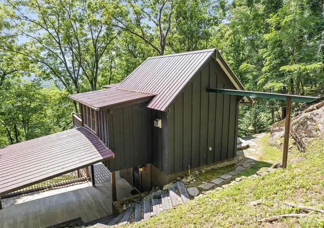 4th image of 145 Hiaway Trl, Clyde, NC 28721 | MLS# 4401337