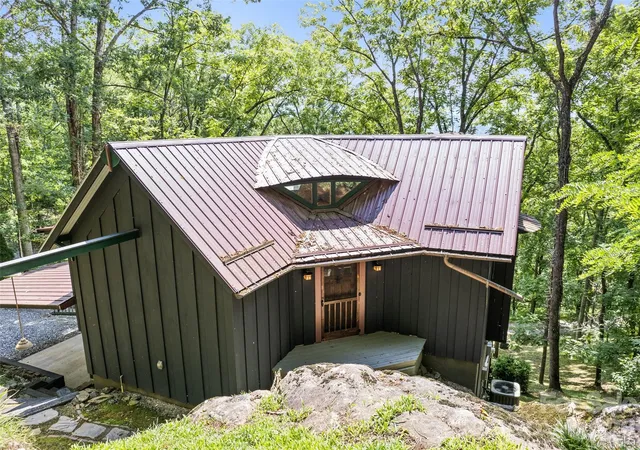 5th image of 145 Hiaway Trl, Clyde, NC 28721 | MLS# 4401337