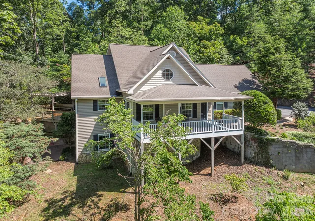2nd image of 602 Hidden Springs Dr, Asheville, NC 28804 | MLS# 4401344