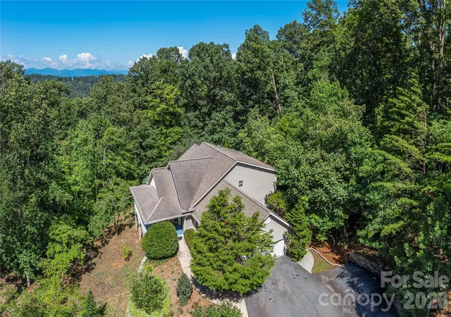 Photo 2 of Single family home for sale at 602 Hidden Springs Dr, Asheville, NC 28804 | MLS# 4401344 | Listing updated on 2026-10-20