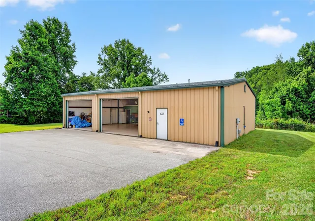 Photo 4 of Single family home for sale at 533 Catawba River Rd, Old Fort, NC 28762 | MLS# 4401360 | Listing updated on 2026-08-24