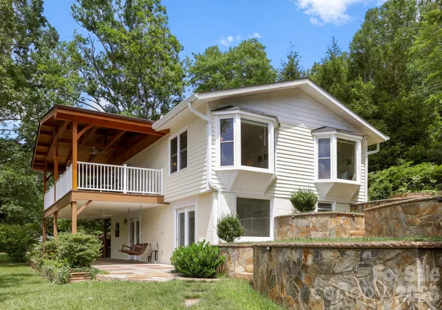 Homes for sale in Black Mountain, NC | 211 Rhododendron Ave, Black Mountain, NC 28711 | MLS# 4401376