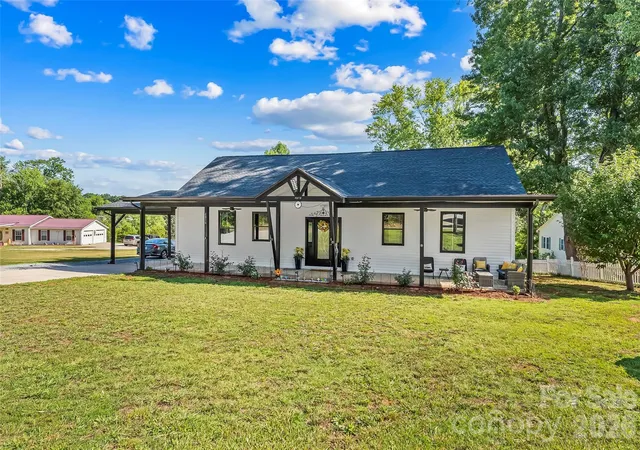 Homes for sale in Granite Falls, NC | 4816 Klutz Pl, Granite Falls, NC 28630 | MLS# 4401378