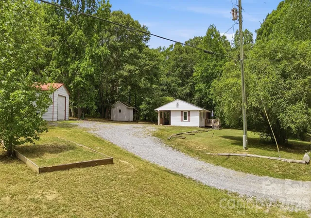 Photo 2 of Single family home for sale at 2220 Oldfield Rd, Rock Hill, SC 29730 | MLS# 4401380 | Listing updated on 2026-09-07