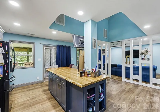 Photo 5 of Single family home for sale at 16033 Samoa Ct, Fort Mill, SC 29708 | MLS# 4401395 | Listing updated on 2026-08-27