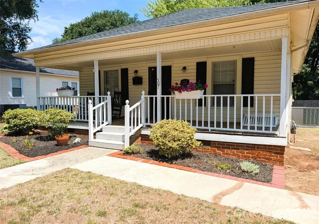 Single family home for sale at 507 E 10th Street, Kannapolis, NC 28083 | MLS# 4401406