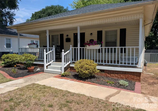 Homes for sale in Kannapolis, NC | 507 E 10th St, Kannapolis, NC 28083 | MLS# 4401406