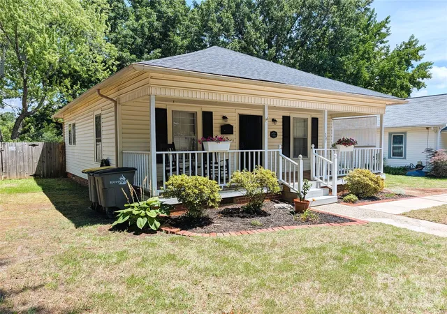 Photo 3 of Single family home for sale at 507 E 10th Street, Kannapolis, NC 28083 | MLS# 4401406 | Listing updated on 2026-10-06