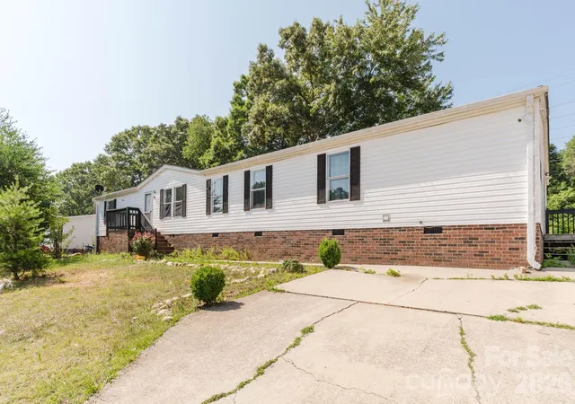 Homes for sale in Statesville, NC | 308 Forest Hollow Dr, Statesville, NC 28677 | MLS# 4401408