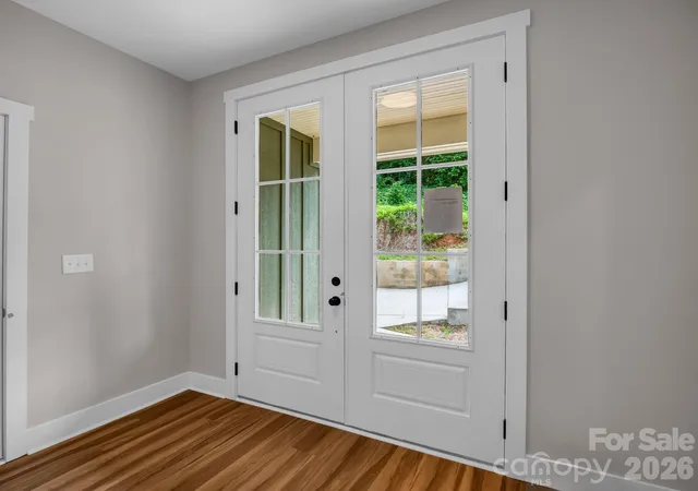 Photo 3 of Single family home for sale at 50 Stone Crst Mountain Dr, Black Mountain, NC 28711 | MLS# 4401412 | Listing updated on 2026-08-18