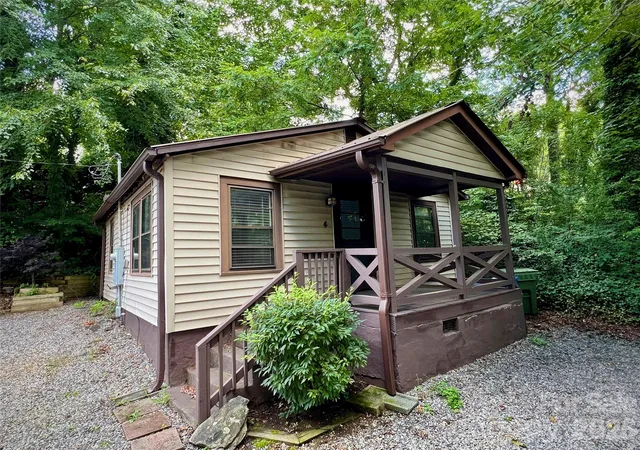 Homes for sale in Asheville, NC | 4 Arbutus Rd, Asheville, NC 28805 | MLS# 4401422